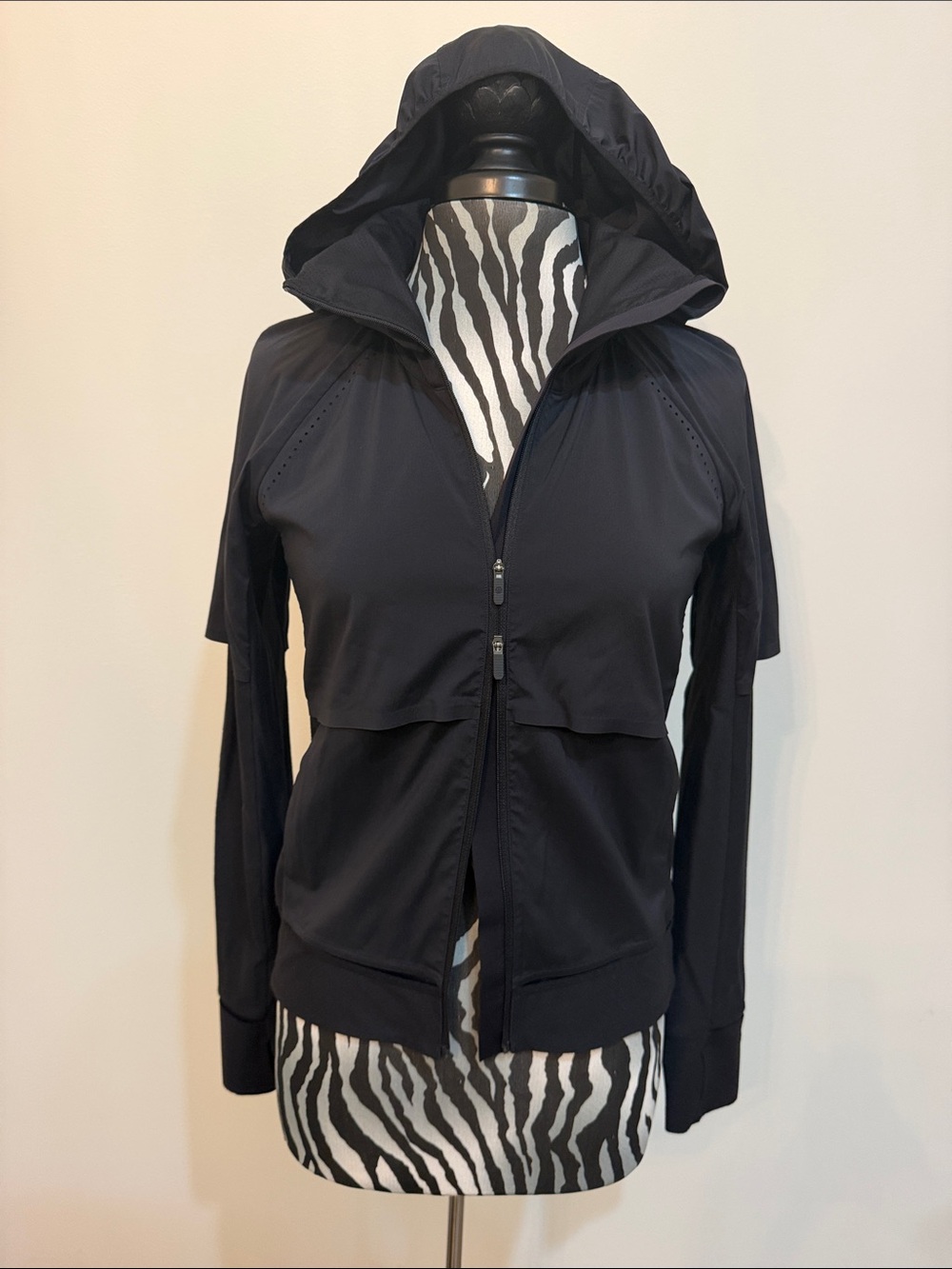 Perfect- lululemon Black lightweight Hooded Run Jacket Sz 8